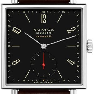 Nomos Glashütte Herrklocka N-421.S4 Tetra Neomatik Svart/Läder Ø33