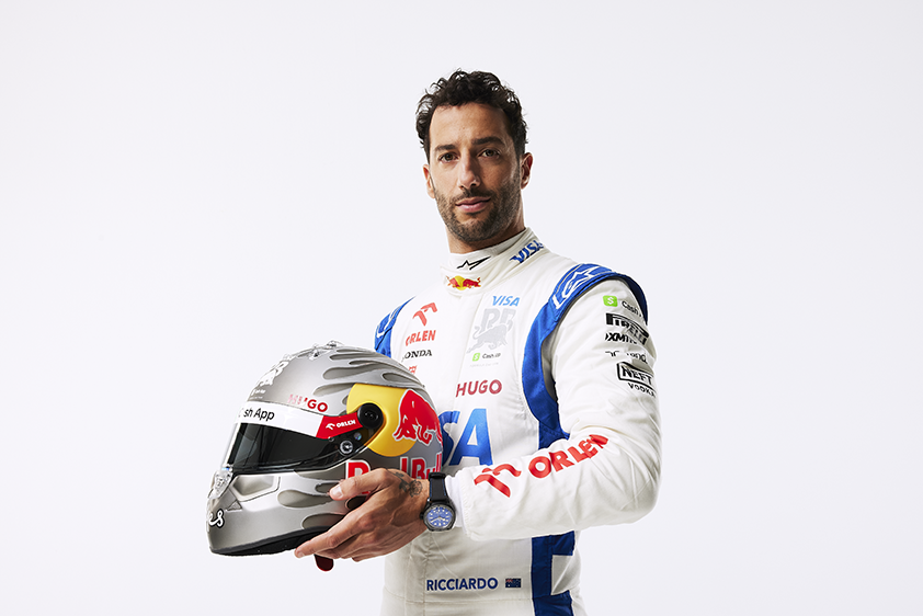 TUDOR_Partnership_Daniel Ricciardo_Black Bay Ceramic_Blue_ (3)