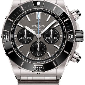 Breitling Herrklocka EB0136251M1E1 Chronomat B01 44 Grå/Titan Ø44 mm