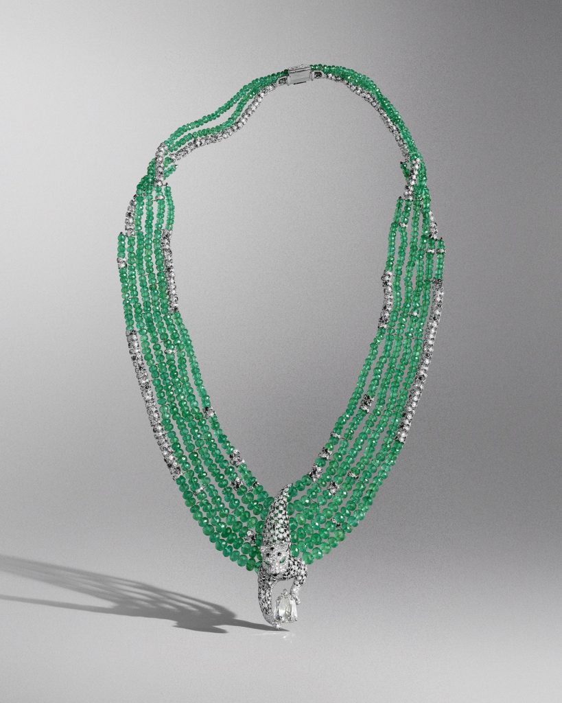 En equilibre edito_panthère dentelée_necklace_still life_rvb_24x30 en equilibre edito_panthère dentelée_necklace_still life_rvb_24x30