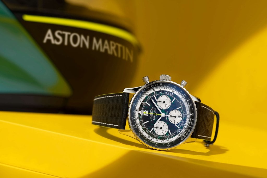 02_breitling navitimer b01 chronograph 43 aston martin aramco formula one™ team_rgb