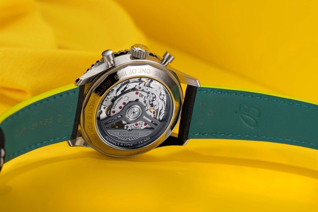 06_breitling navitimer b01 chronograph 43 aston martin aramco formula one™ team_caseback_rgb