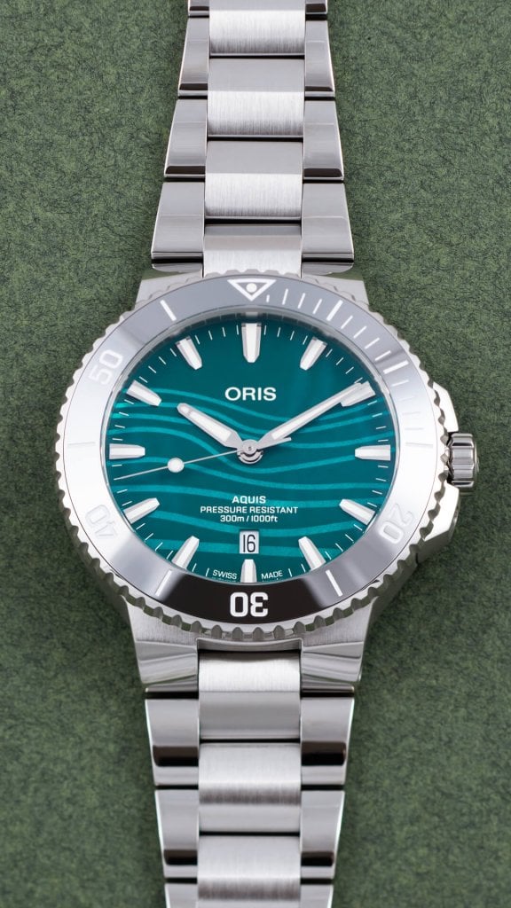oris-aquis-date-yangtze-jiangtun-limited-edition holstein