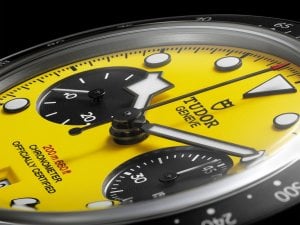 tudor-black-bay-chrono-39-bumblebee-gul-kronograf