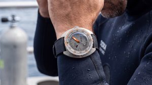doxa sub 300 ti5 “clive cussler” – titanikonen är tillbaka, i 300 exemplar