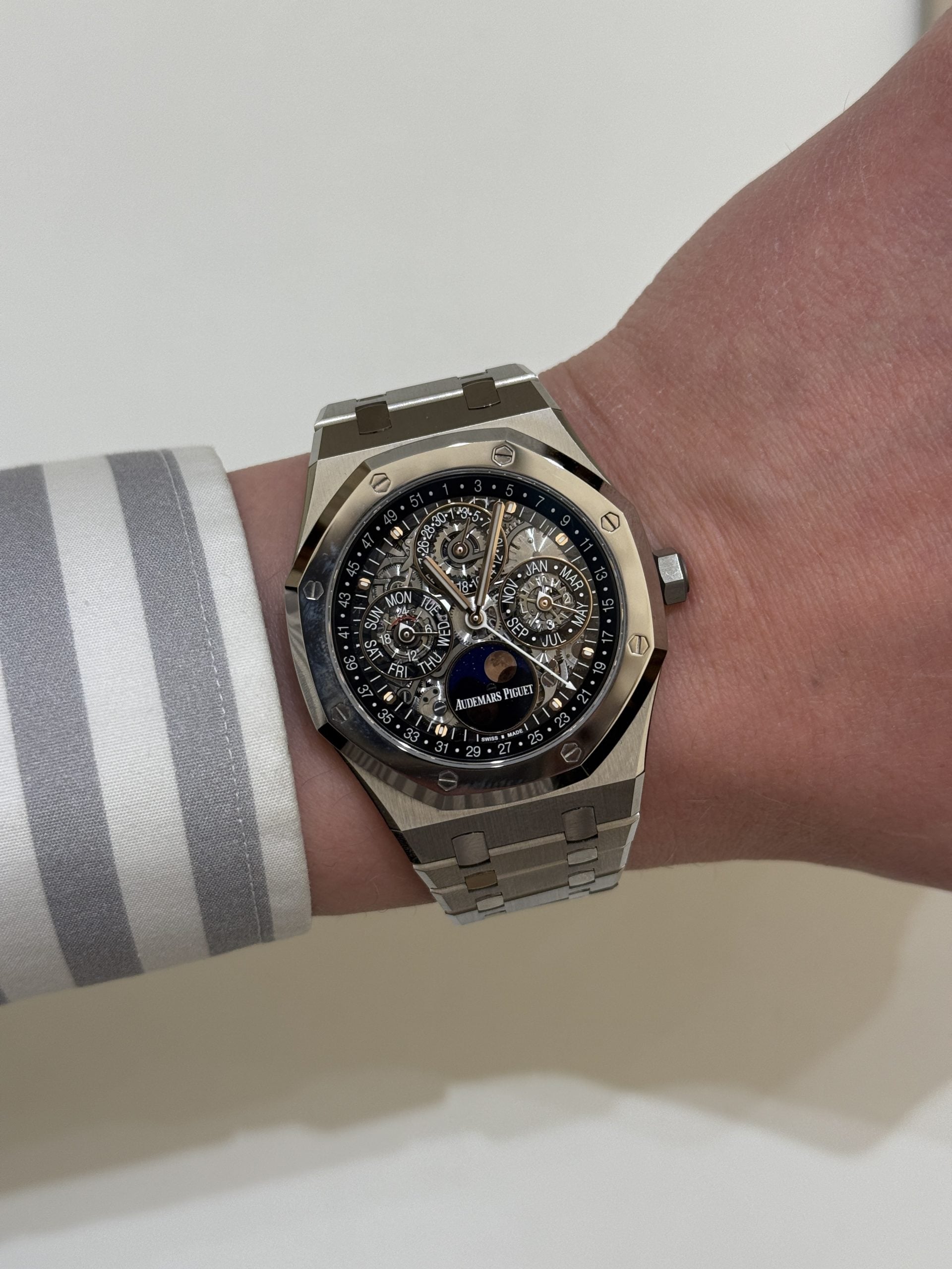 audemars piguet royal oak perpetual calendar openworked (skeletterad) i stål med integrerad länk – hands-on