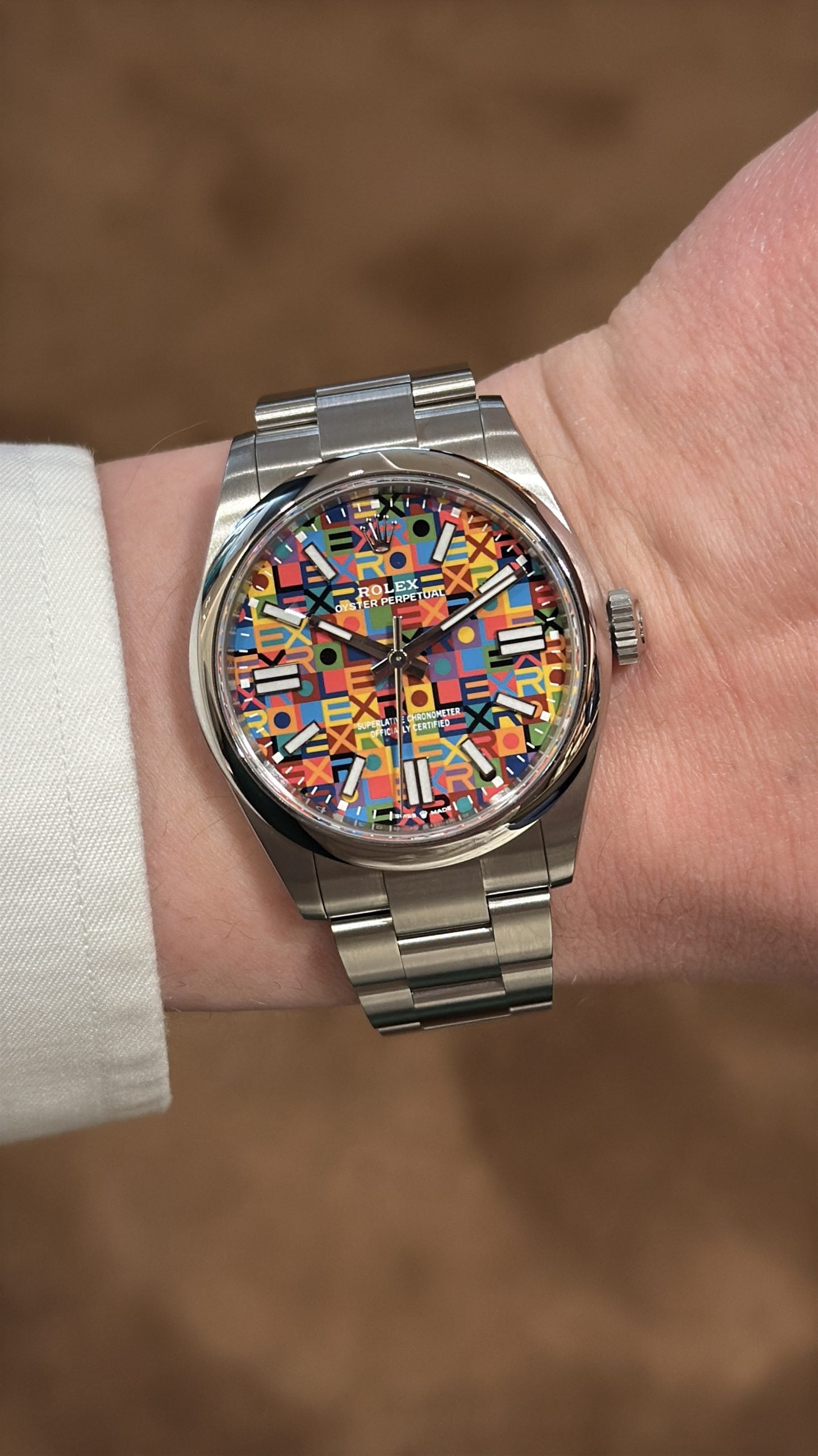 rolex oyster perpetual med färgglad celebration-tavla (bubbelmotiv) i stål – hands-on