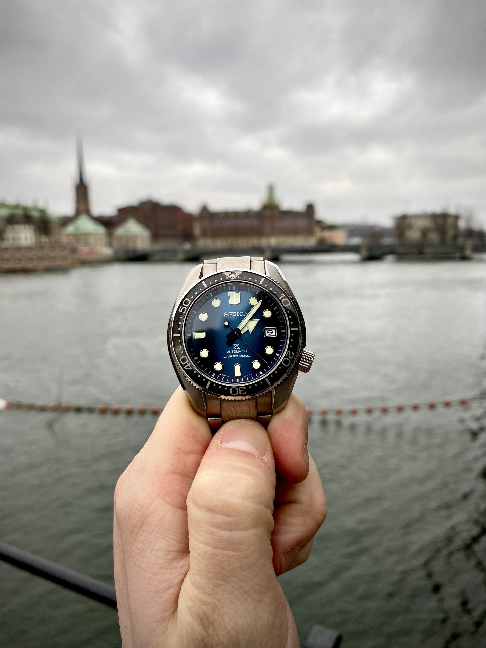 seiko prospex diver's 200m automatisk dykarklocka (62mas-arvtagare spb097) med blå gradienttavla och stållänk – hands-on