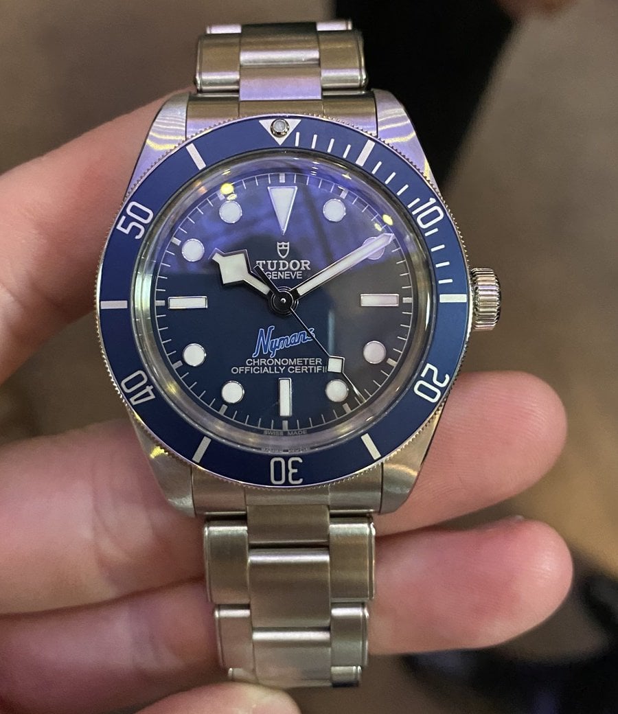 tudor black bay 58 nymans ur-utgåva med blå urtavla, blå bezel och kursiv signatur – limiterad till 51 exemplar