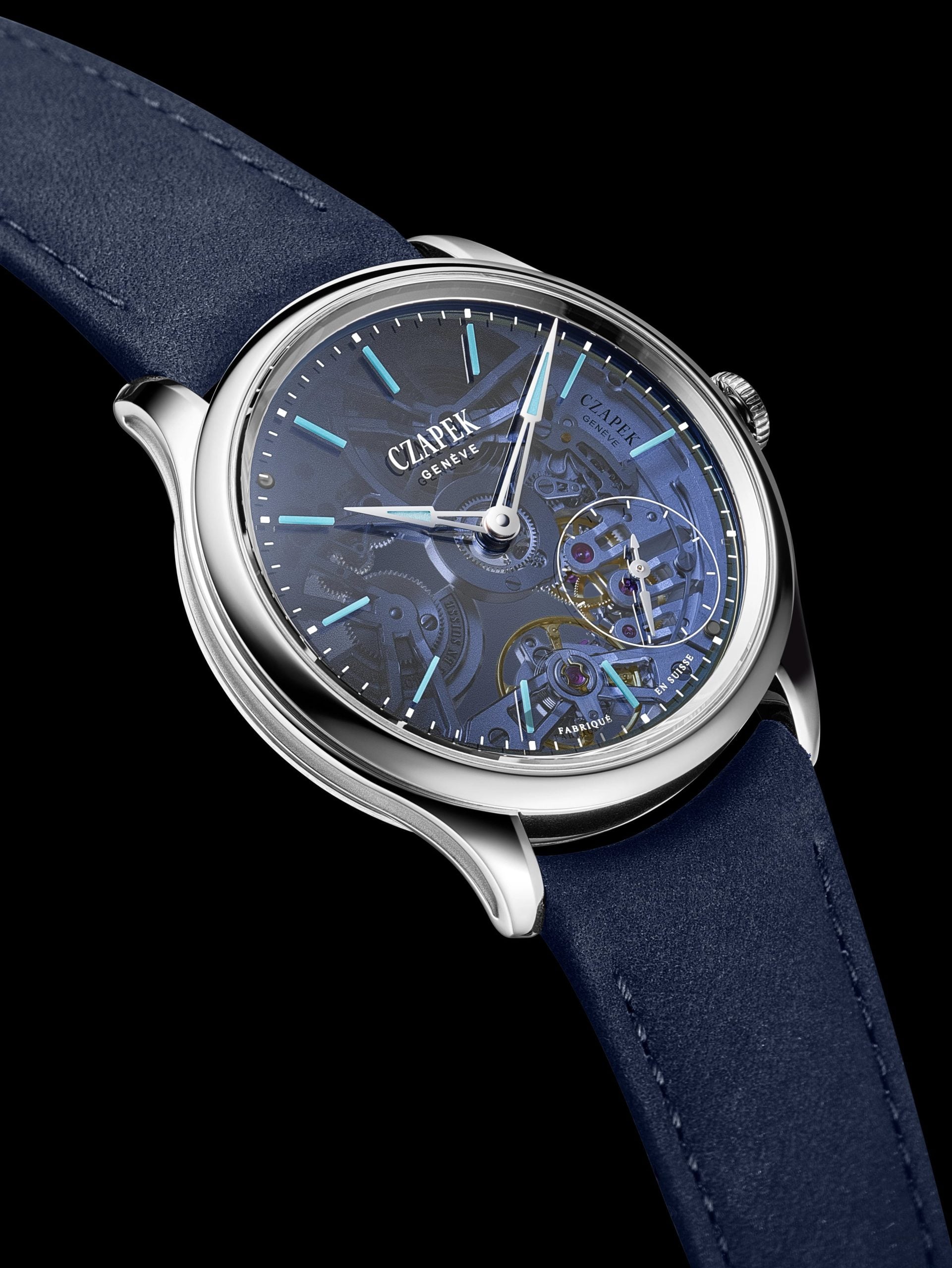 czapek promenade transparencies aqua blue snett ovanifrån med ljusblå super-luminova-index och lilla sekunden vid 4:30