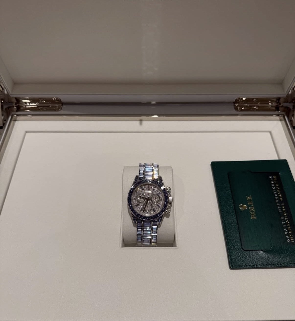 ice gradient daytona i sin ask tillsammans med rolex gröna internationella garantikort