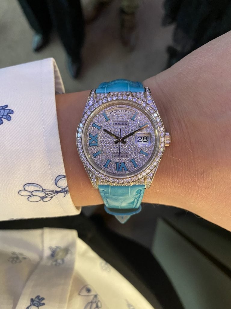 Rolex day-date 36 med pavéurtavla, turkosa romerska siffror och turkost alligatorarmband rolex day-date 36 med pavéurtavla, turkosa romerska siffror och turkost alligatorarmband