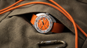 doxa sub 300 ti5 i grad 5-titan med orange professional-urtavla